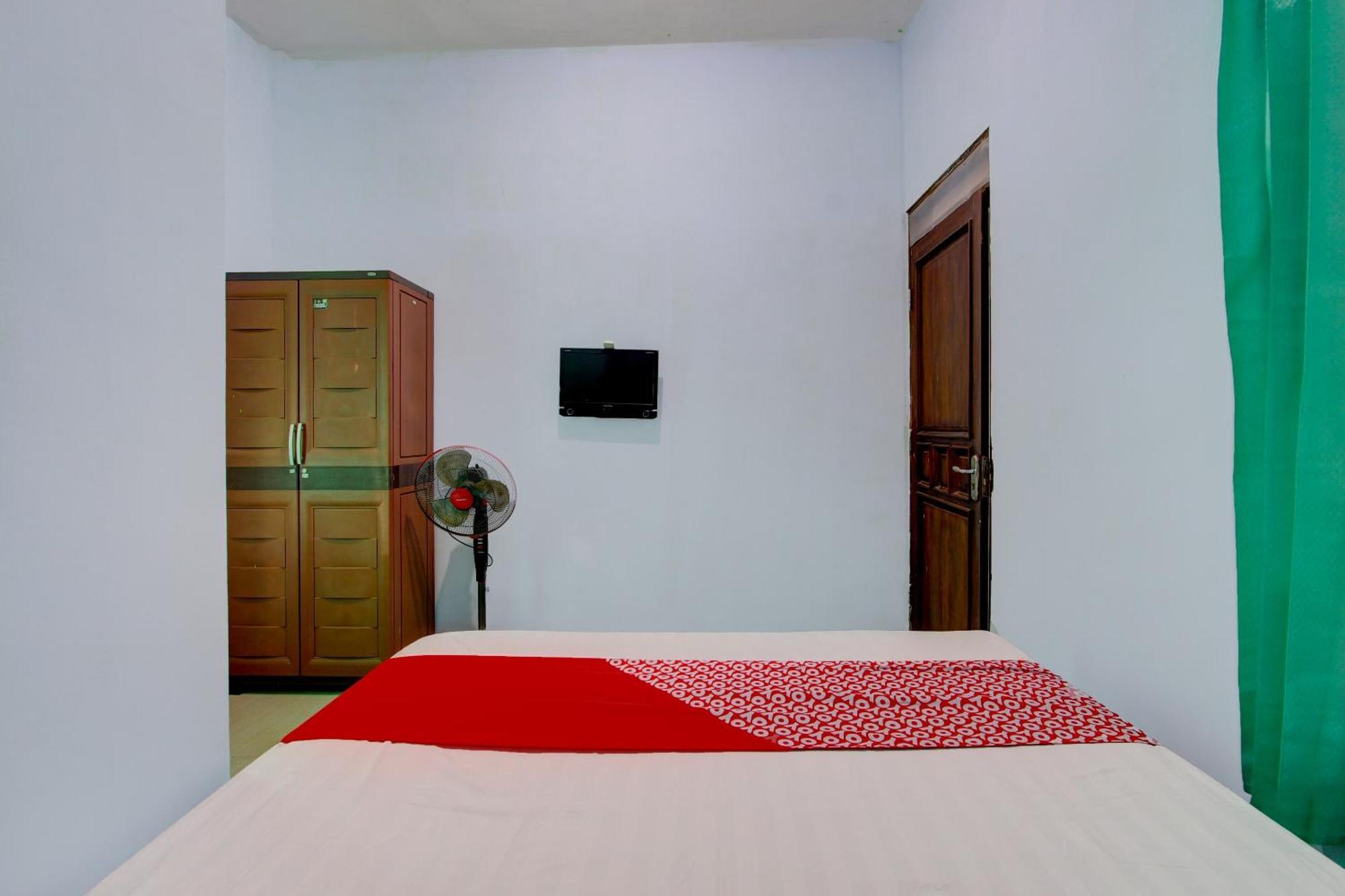Super Oyo 93012 Griya Kencana Asri Syariah Lawean المظهر الخارجي الصورة