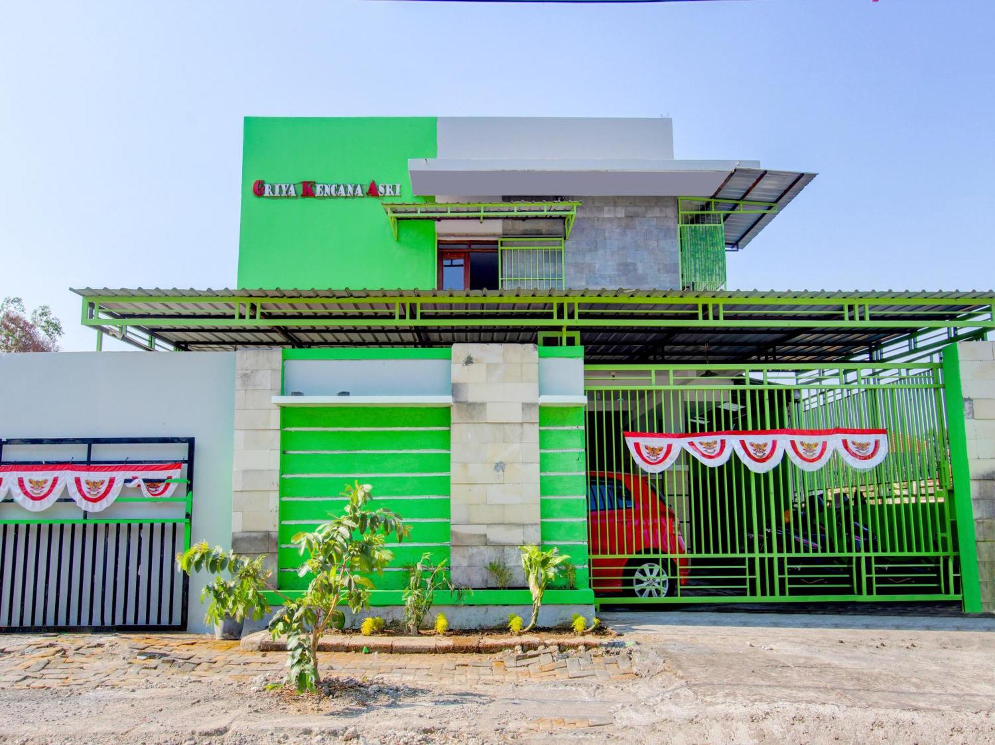 Super Oyo 93012 Griya Kencana Asri Syariah Lawean المظهر الخارجي الصورة